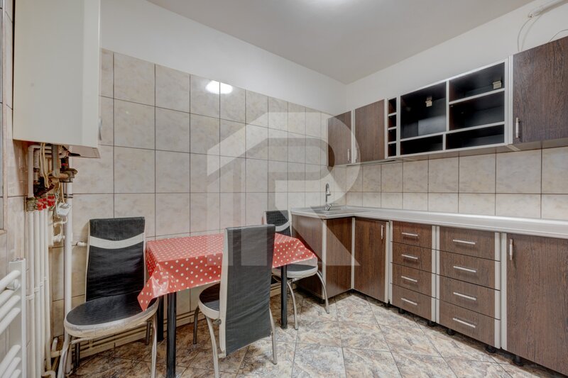 Berceni, Piata Resita, 3 camere, 73 mp total, centrala proprie, loc parcare.